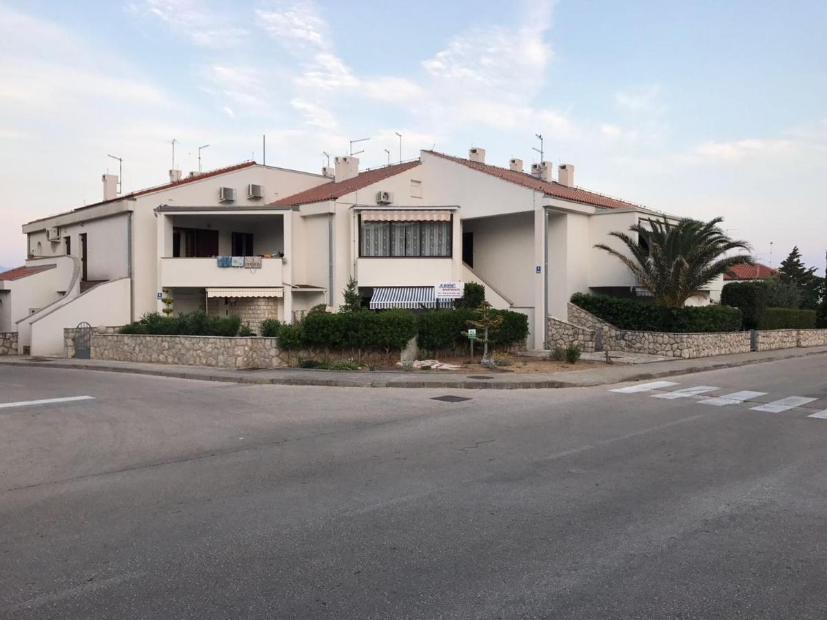 נובליה Jurisic Apartments מראה חיצוני תמונה