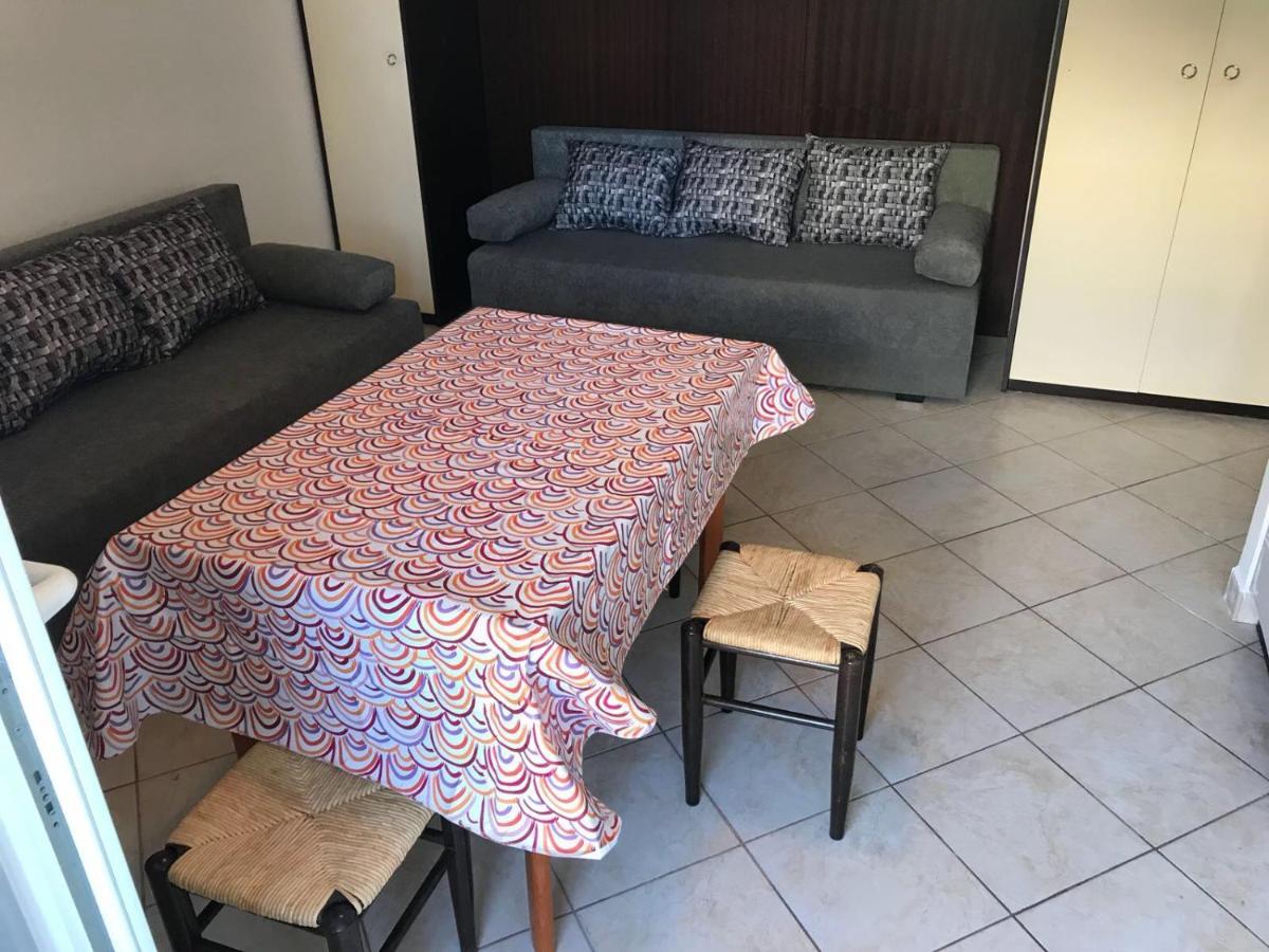 נובליה Jurisic Apartments מראה חיצוני תמונה