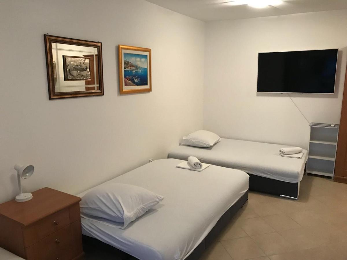נובליה Jurisic Apartments מראה חיצוני תמונה