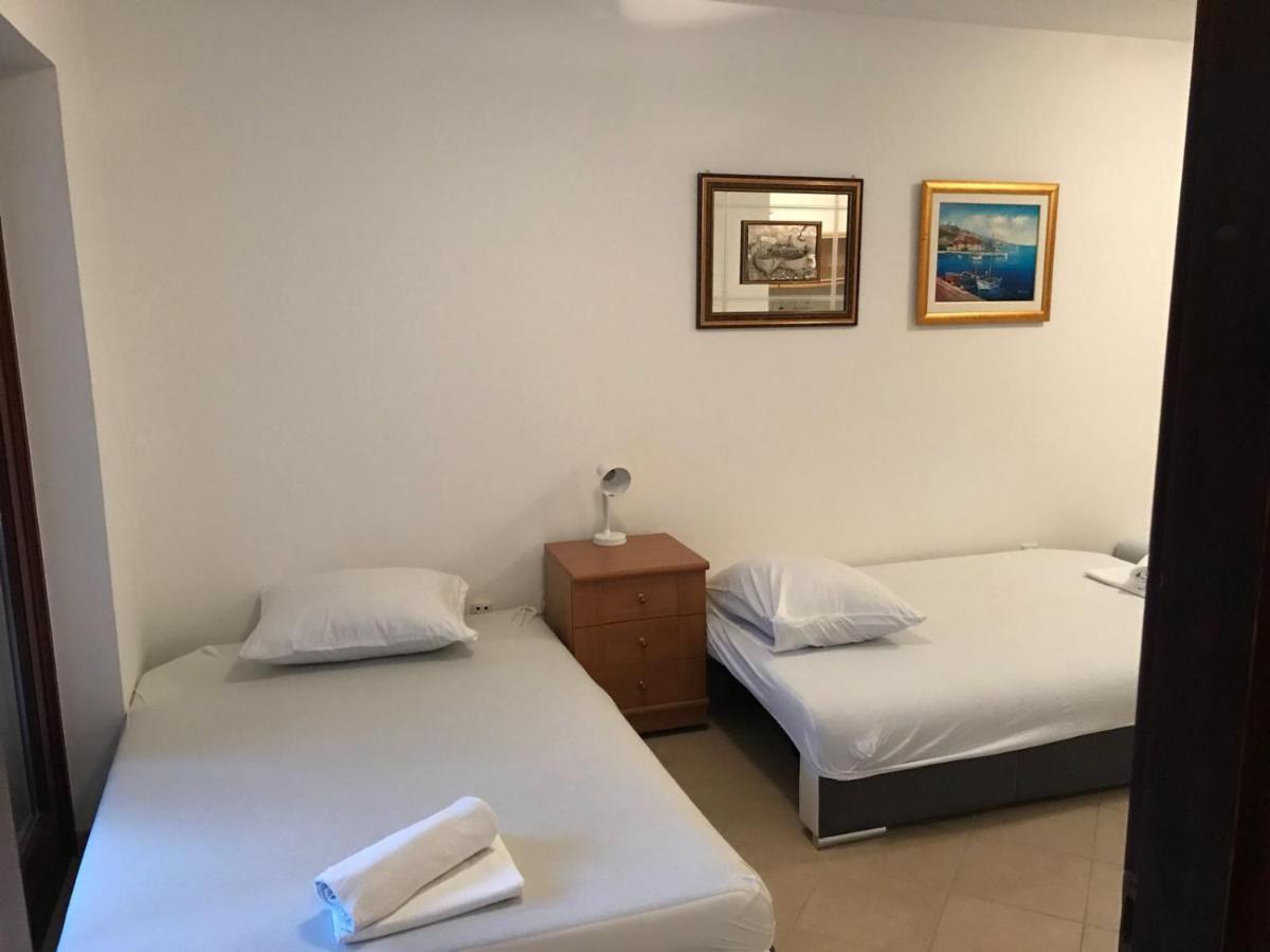 נובליה Jurisic Apartments מראה חיצוני תמונה